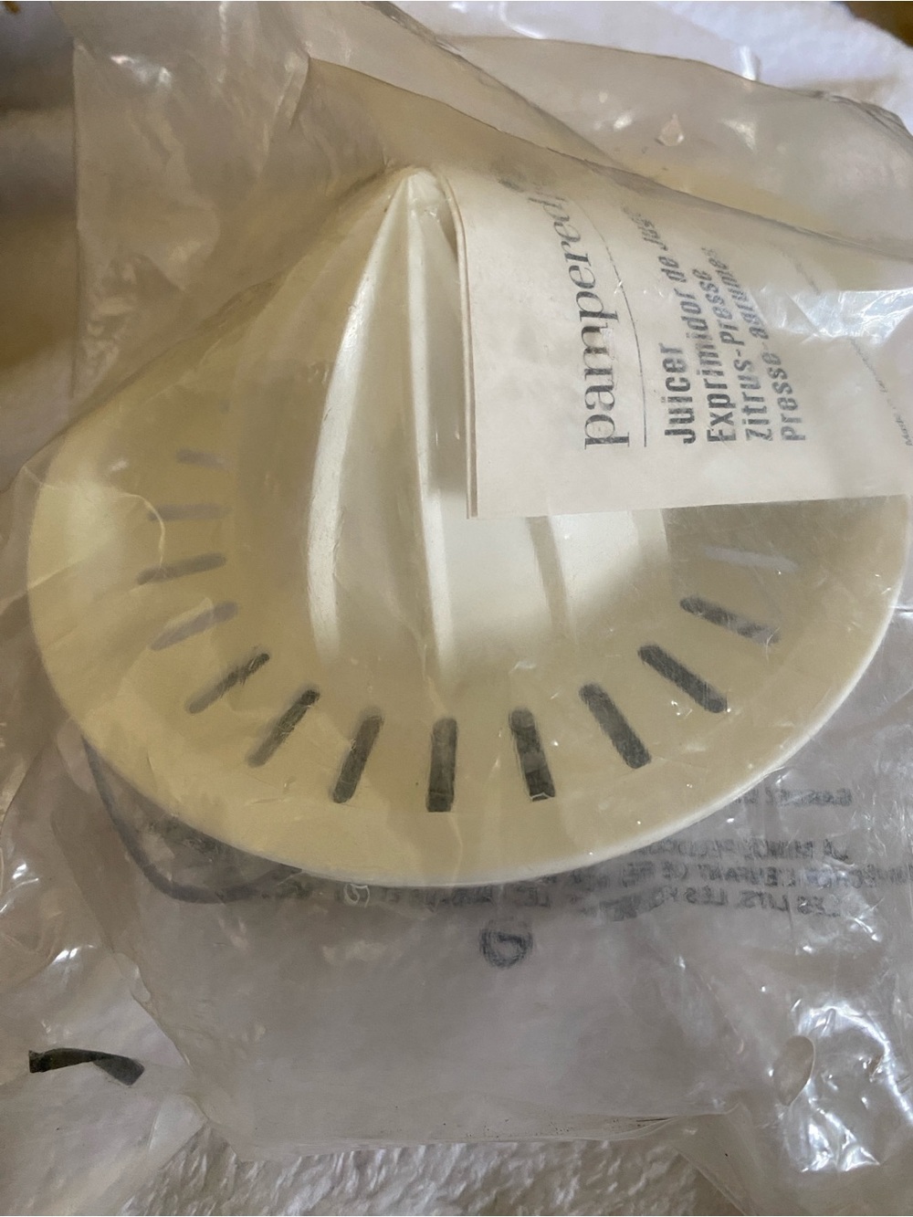 Pampered Chef  Juicer Citrus Reamer - No slip bottom